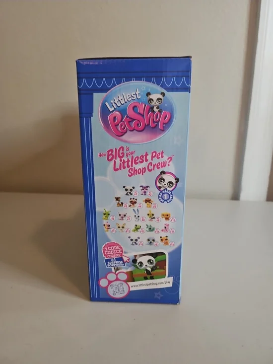 Littlest Pet Shop Generation 7 Series 1 Display Shelf with Pet (Read the Desc) - Picture 5 of 9